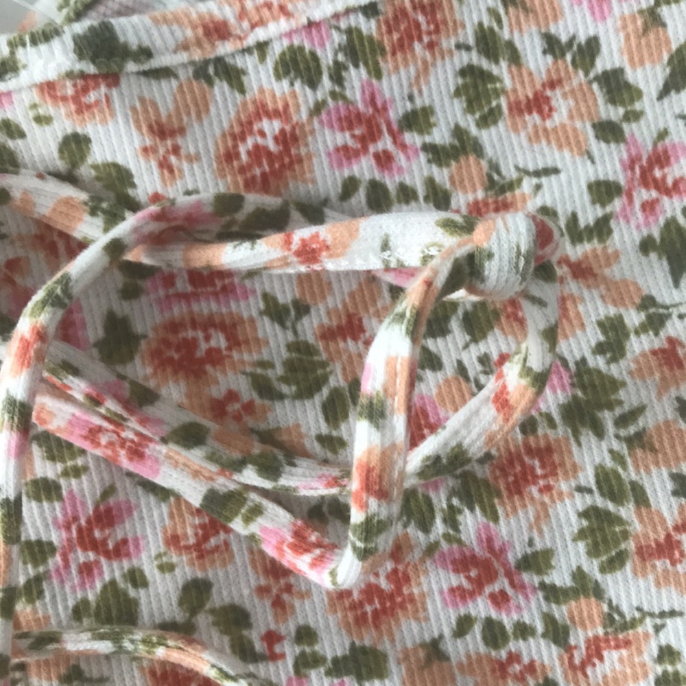 💕 Aeropostale Bandeau Floral Print Top with Neck Tie Size Large NWT - Picture 6 of 8